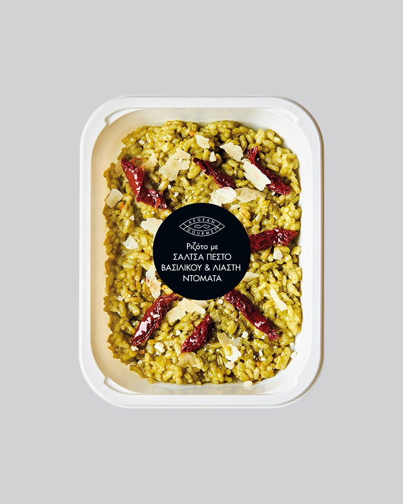 Ριζότο με σάλτσα πέστο βασιλικού & λιαστή ντομάτα