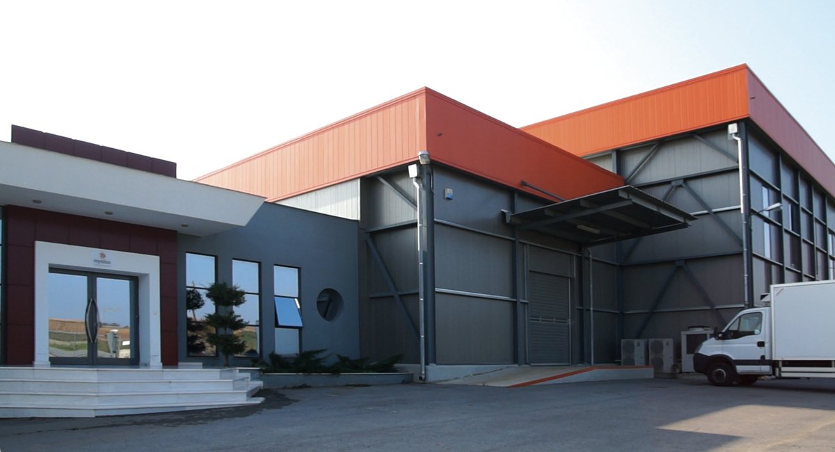 Το κτίριο των εγκαταστάσεων της εταιρίας Μύτιλος